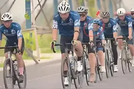 “男童骑行摔倒被碾压身亡”司机涉嫌过失致人死亡被批捕，代理律师称刑事责任判定应审慎考量图片