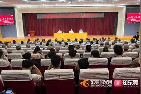 热血青春，逐梦军营！东城街道欢送新兵入伍图片