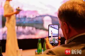无锡太湖鼋头渚樱花“开”到匈牙利图片