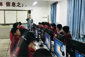 沣东阿房宫小学开展“青蓝工程”带教导师暨骨干教师示范课活动图片