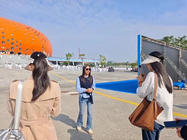 网络大V齐齐探四会！