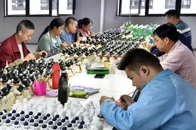 图说 | 外贸订单生产忙图片