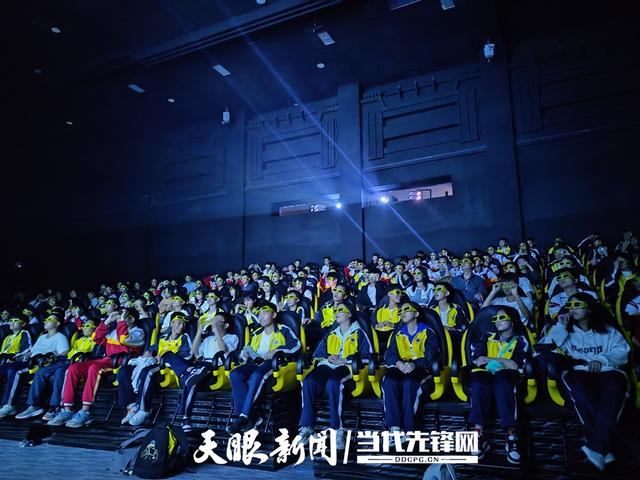 距贵阳市中心1小时车程 体验贵州“恐龙小镇”