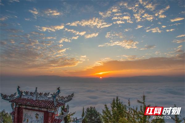 湖南洪江区：云端之上，定格云海日出的诗意画卷