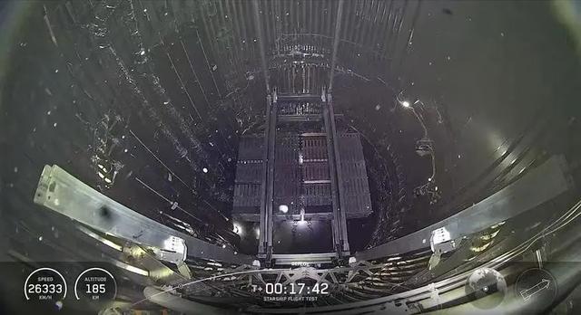 星舰第十次试飞火箭喷出巨大烈焰
