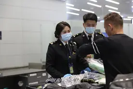 “新马泰”免签利好持续释放！春节期间广州白云机场口岸“新马泰”跨境游客增长约6倍图片