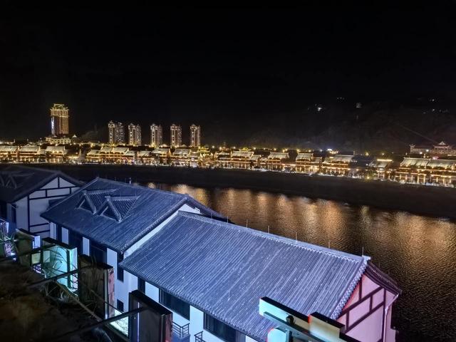 晚潮｜千峡湖记：在湖镜云絮间遇见山水与时光