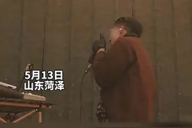 1999年出生的郭有才穿起了大西服梳起大背头，“做大人该做的事情”图片