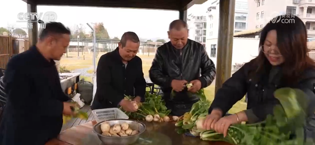 徒步、读诗、康养……“适老化”升级大有潜力 冬日银发文旅市场暖意融融