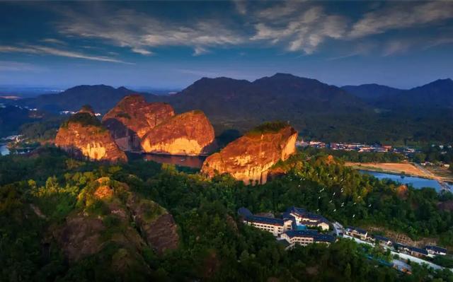 连续6年！龙虎山再度荣获2025年度 “国家5A级旅游景区100强”！