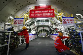 山东济南：世界最大直径水下盾构隧道开挖过半图片