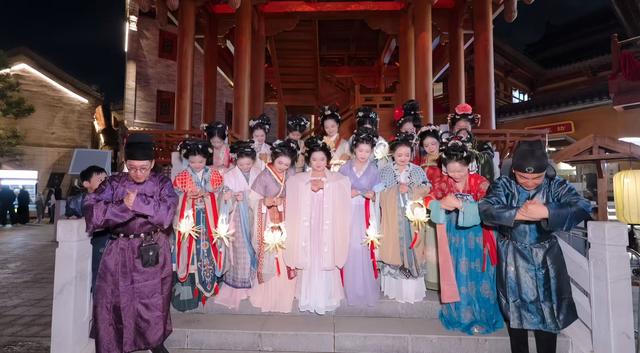 双节假期，50万人次游客到溱洧水城感悟千年文脉