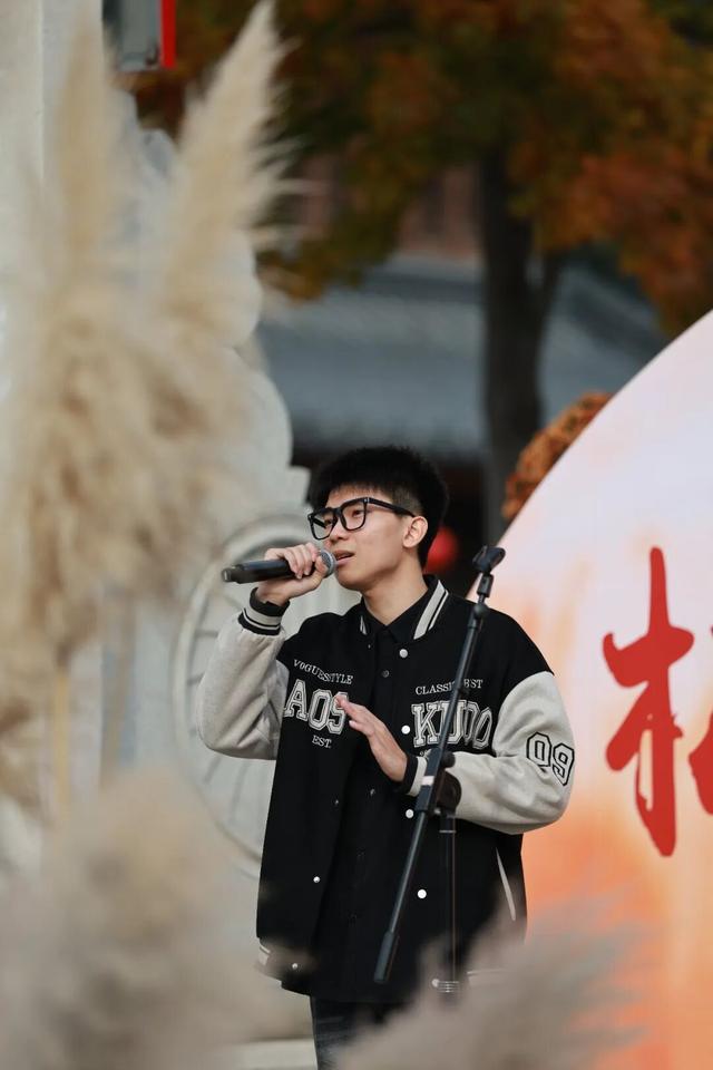 “今天我去栖霞山了！”