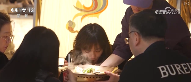 “老空间+文化IP”化身特色消费新空间 多元场景晋升新“顶流”激活经济热引擎