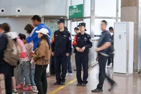 青年铁警吴佳芮：工作中独当一面的“女汉子”图片