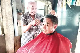 记开州区“全国模范退役军人”傅征金图片