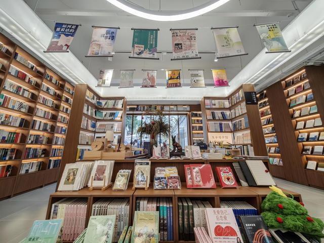 京城“小而美”书店抵挡夏日酷暑，点亮文化“最后一公里”