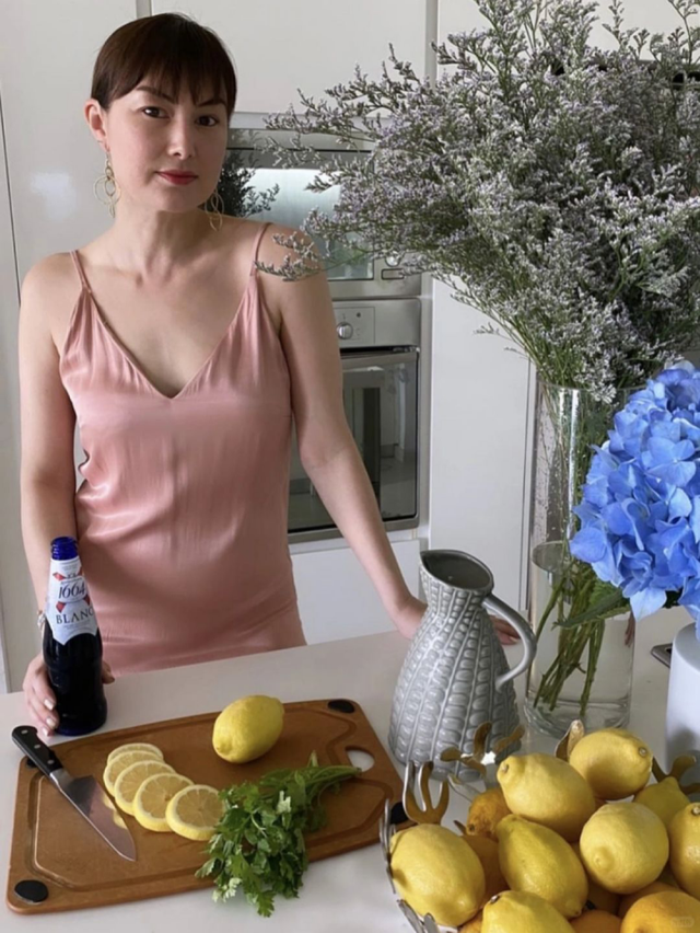 迷倒谢霆锋的玉兰油姐姐，25年后变成这样了？