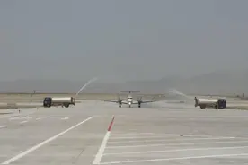 中国援巴基斯坦瓜达尔新国际机场开展校飞试验图片