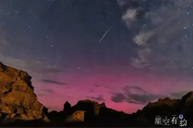 星空有约｜美翻了！当极光“邂逅”流星雨图片