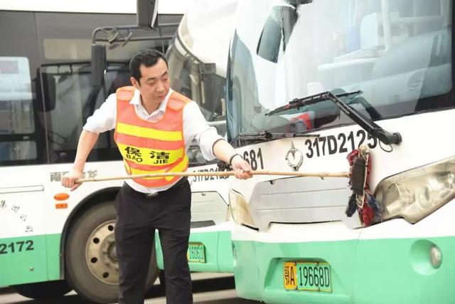 武汉男子坚持16年不熬夜不喝酒，原因让人没想到……