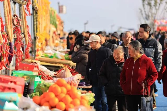 烟火气十足！江西万安“晒冬”火出圈啦……