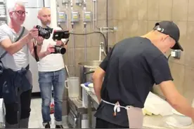 【烟火人间】开牛肉面馆火爆瑞典的甘肃小伙图片