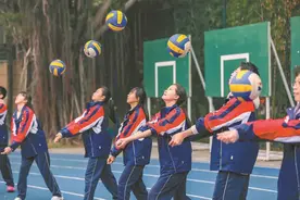 课间多了5分钟，操场多了一群娃图片