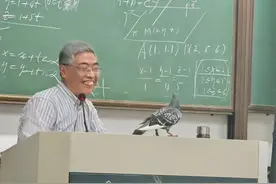浙大老师狂刷高考题？他的早八课，要提前半小时抢座……图片