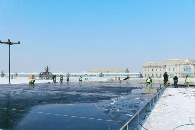 冰雪节的超绝冰雕来自哪里？今天大黑河上的号子声给出了答案