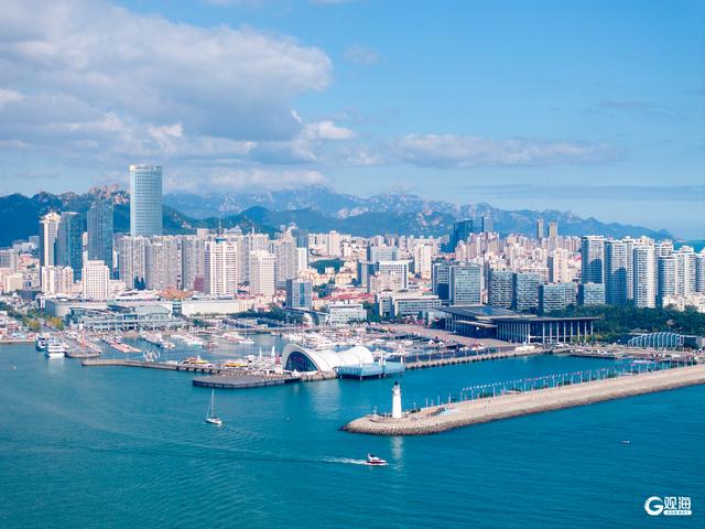 阴雨初霁，青岛沿海一线景致旖旎