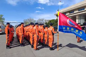 出发！中国救援队82人赴缅甸地震灾区实施国际救援图片