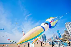 2025青岛石老人沙滩风筝季暨“春色崂山”文旅休闲季正式启动图片