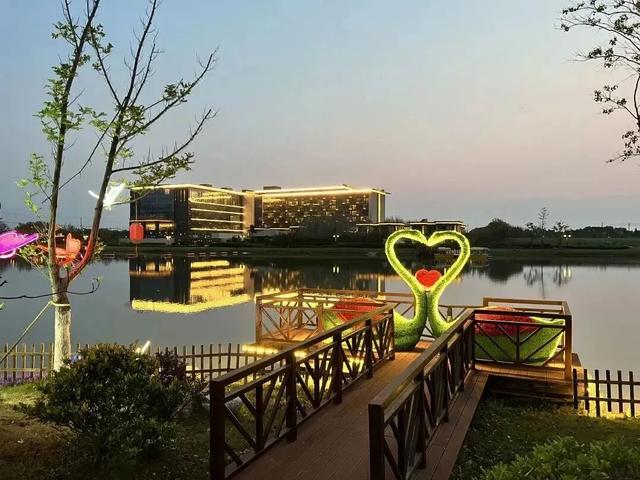 句容的外面是什么？