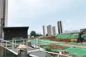 雁鸣一路“断头路”修了4年没修好？附近居民多次反映无果图片
