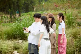 林心如谢娜杨紫开启“走村活动”，苏有朋成《我们的美好生活》宣传片导演图片