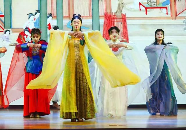 庆华诞 过中秋！百余项游园活动，19个立体花坛等你来