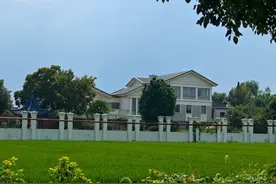 独家 | 被踢出董事会的“稀土大王”：仍在宜兴老家，会时常到公司主持工作图片