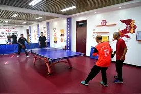 社区里的老年兵乓球队：老有所乐 “乒”出精彩图片