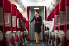 湖南航空不再要求空姐穿高跟鞋，空姐们怎么看？图片