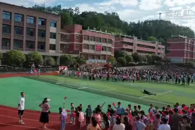 山里女娃的足球“反超”人生图片