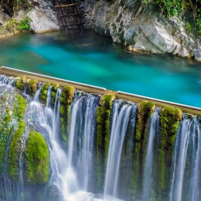 凉山冬日私藏路线，一天解锁“冰与暖”的双倍治愈