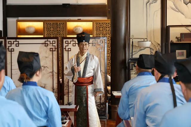 从“拜先师”到“状元游街”，文旅体验玩出“穿越感”