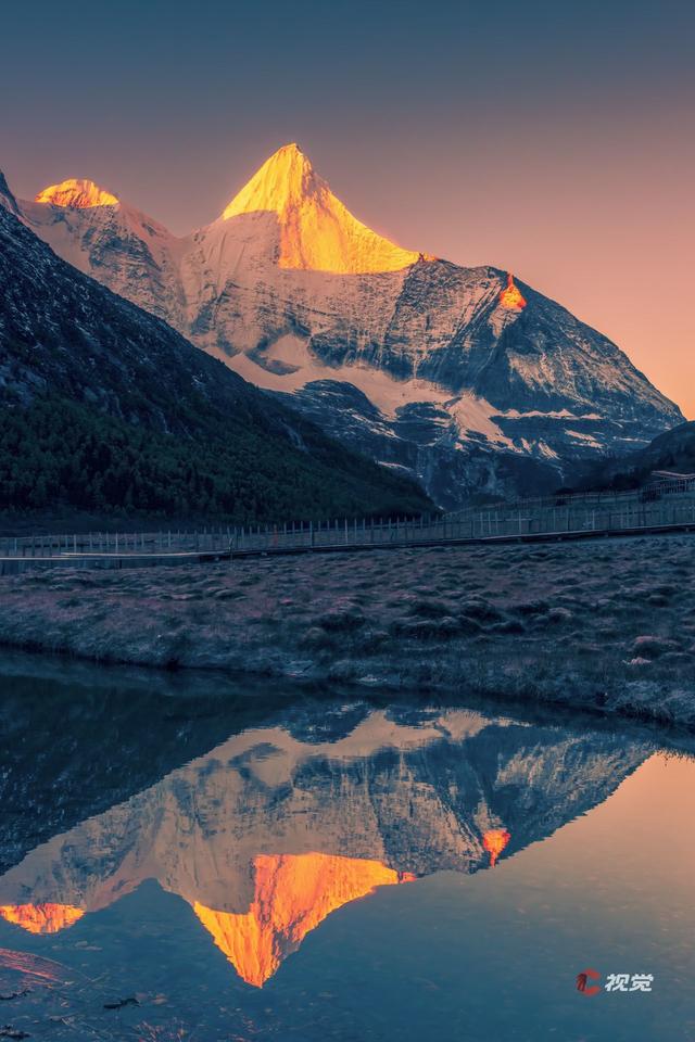 C视觉·C位追山⑨丨每一张都是手机屏保 隔屏仰望亚丁三大雪山