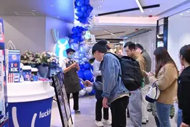 瑞幸咖啡进军香港市场 首开五家门店图片