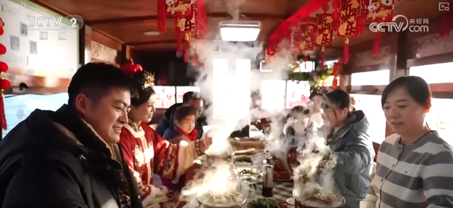 从“观赏”到“玩转” 冰雪消费新趋势、新亮点持续拓展冬季消费新空间