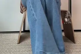 女性更适合岔开腿坐图片