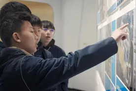 上师大附中宝山分校师生走进南大智慧城，为校园环境设计贡献青春灵感图片