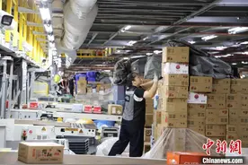 湖北鄂州花湖国际机场开通4条“荔枝航线”图片