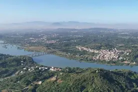 调研报告反映农村宅基地闲置：一村696间房，空置率43.8%图片